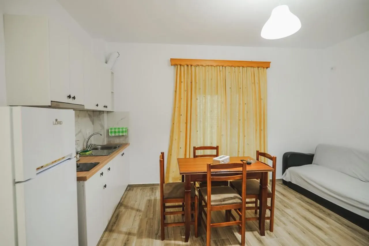 Rose Apartments Εξαμίλιο