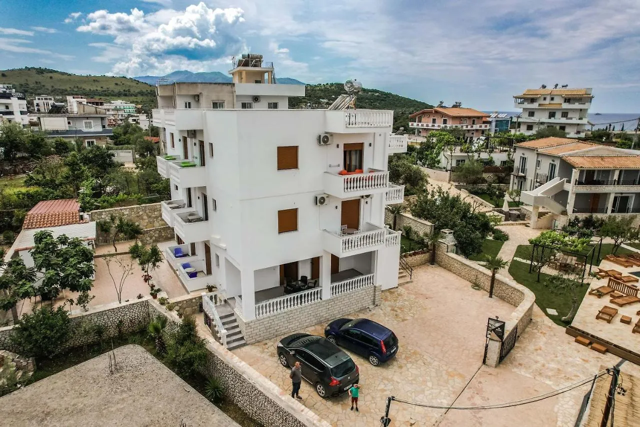 Rose Apartments Εξαμίλιο 0*,