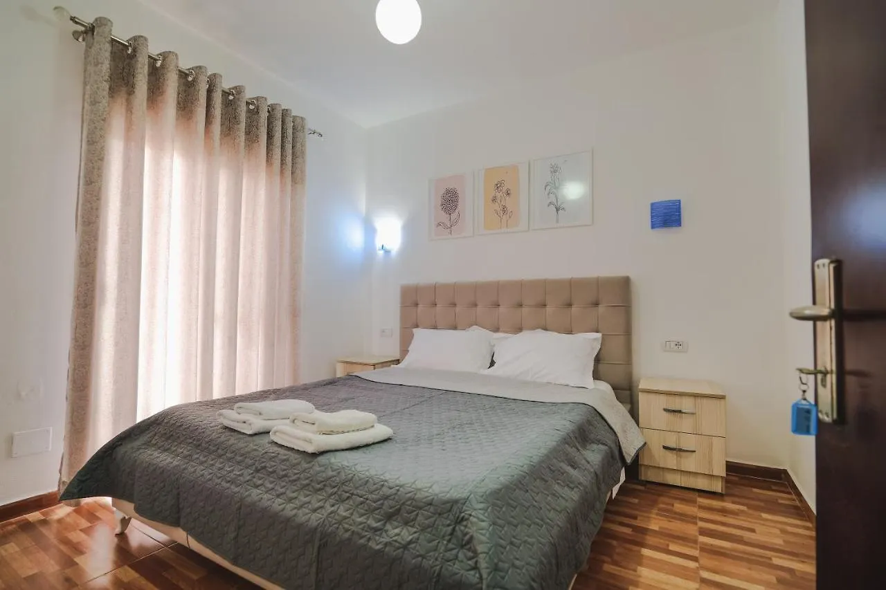 Rose Apartments Εξαμίλιο