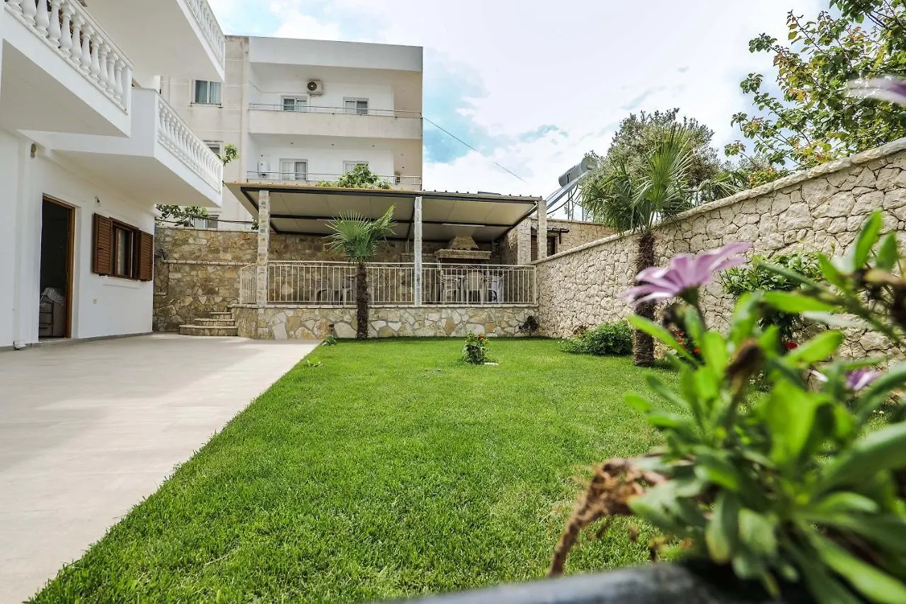 Rose Apartments Εξαμίλιο