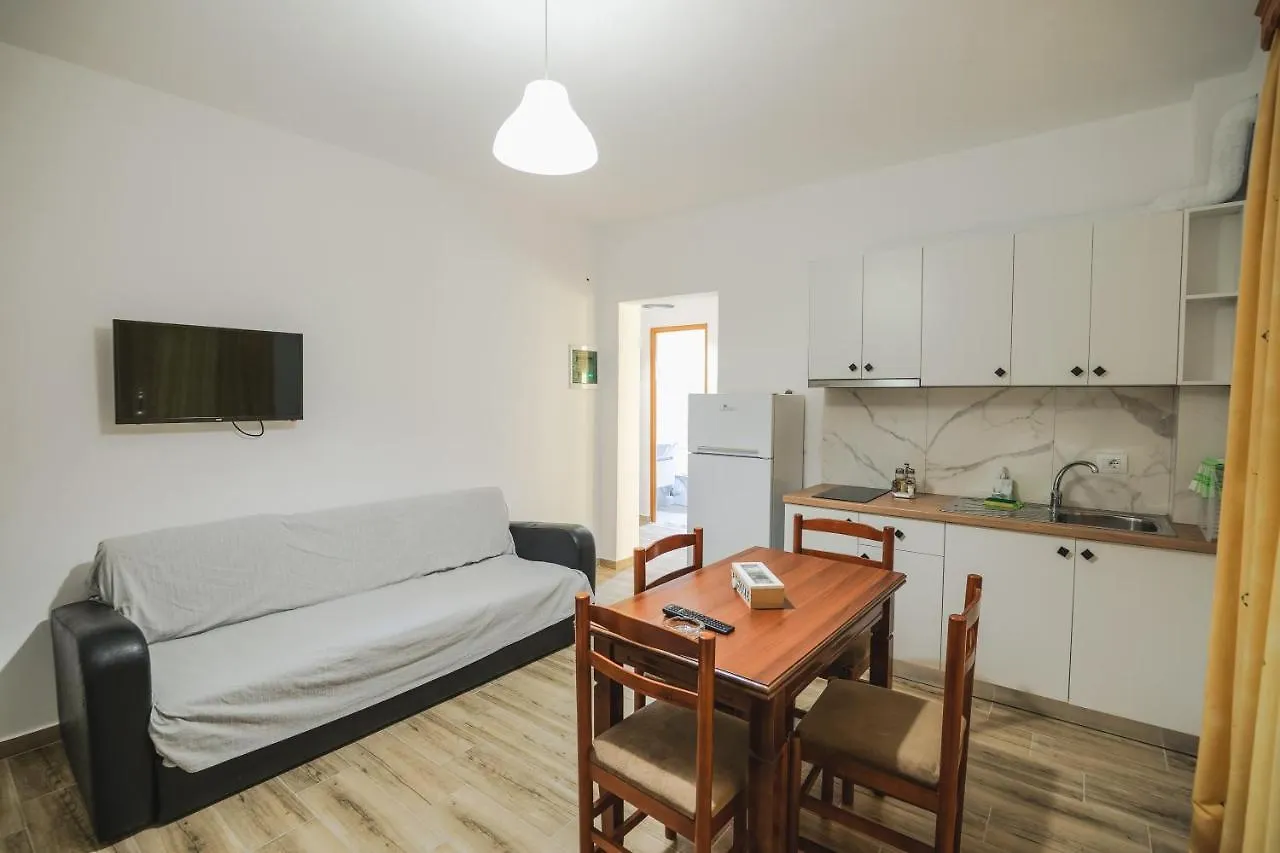 Rose Apartments Εξαμίλιο