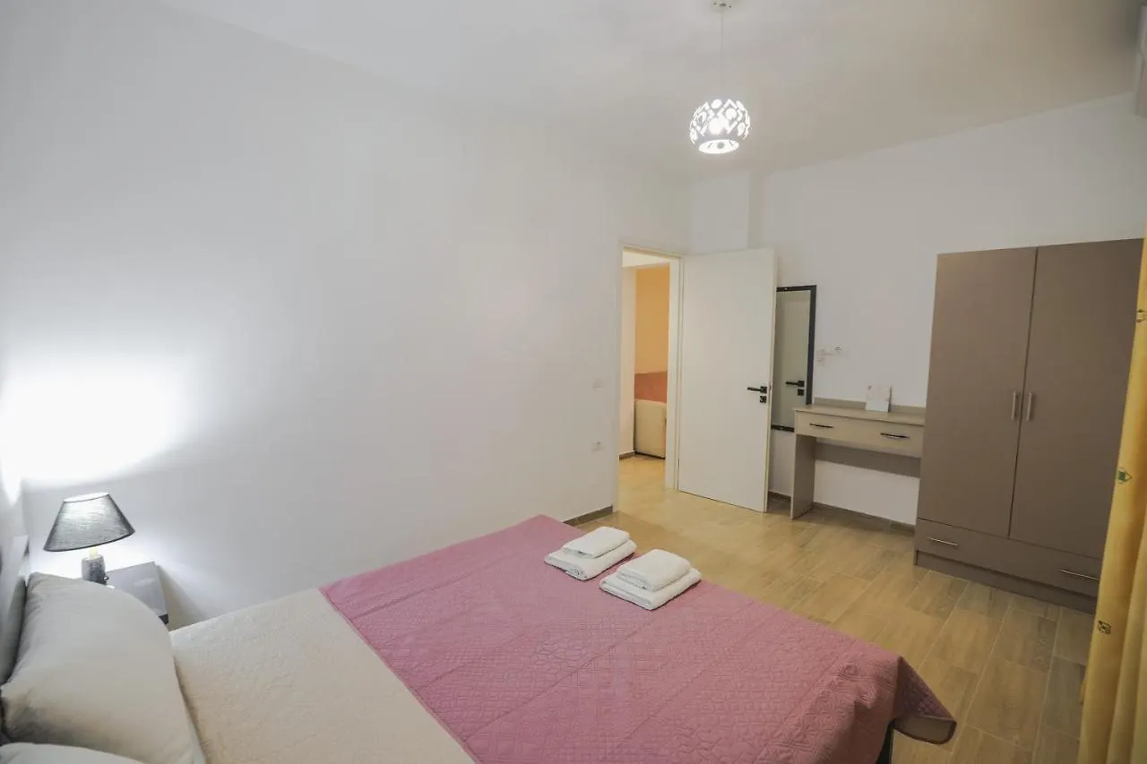 Rose Apartments Εξαμίλιο