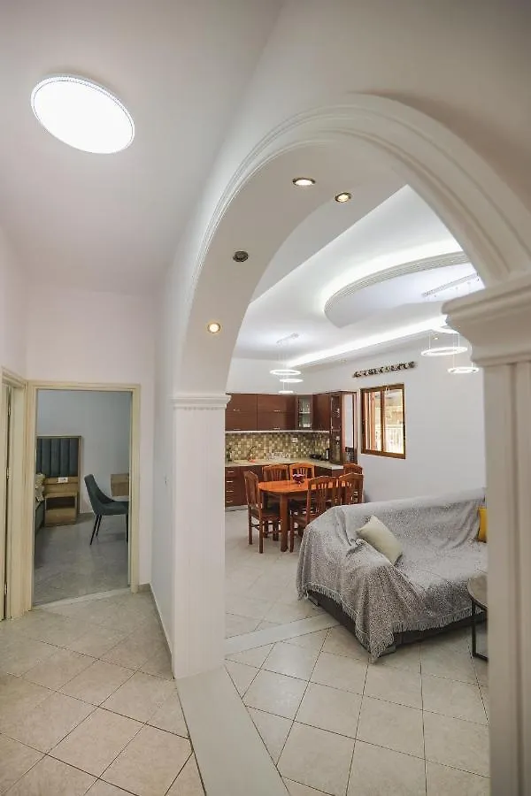 Rose Apartments Εξαμίλιο