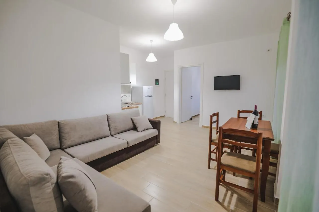 Rose Apartments Εξαμίλιο